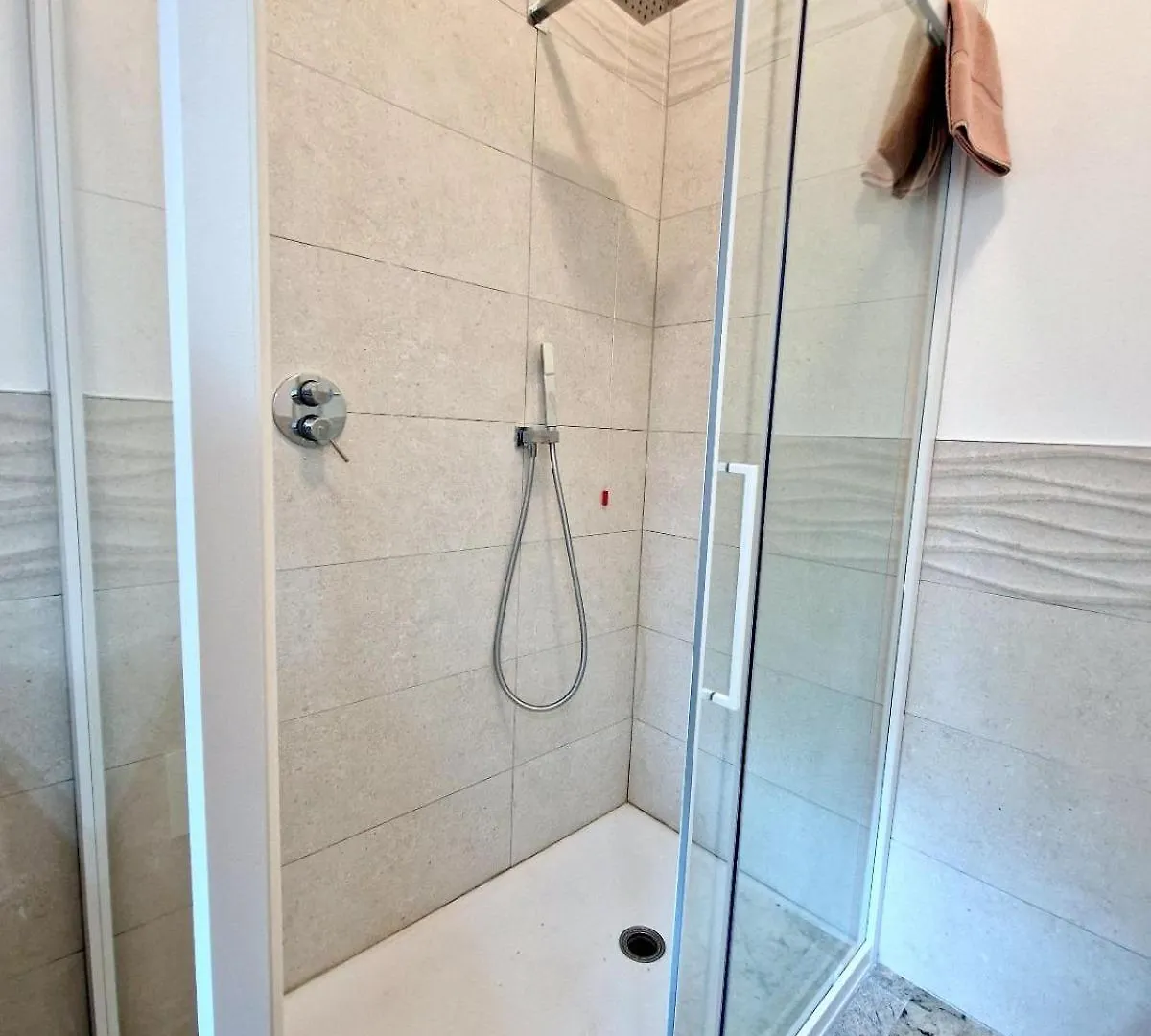 Iris B&B Verona 0*,  Italia