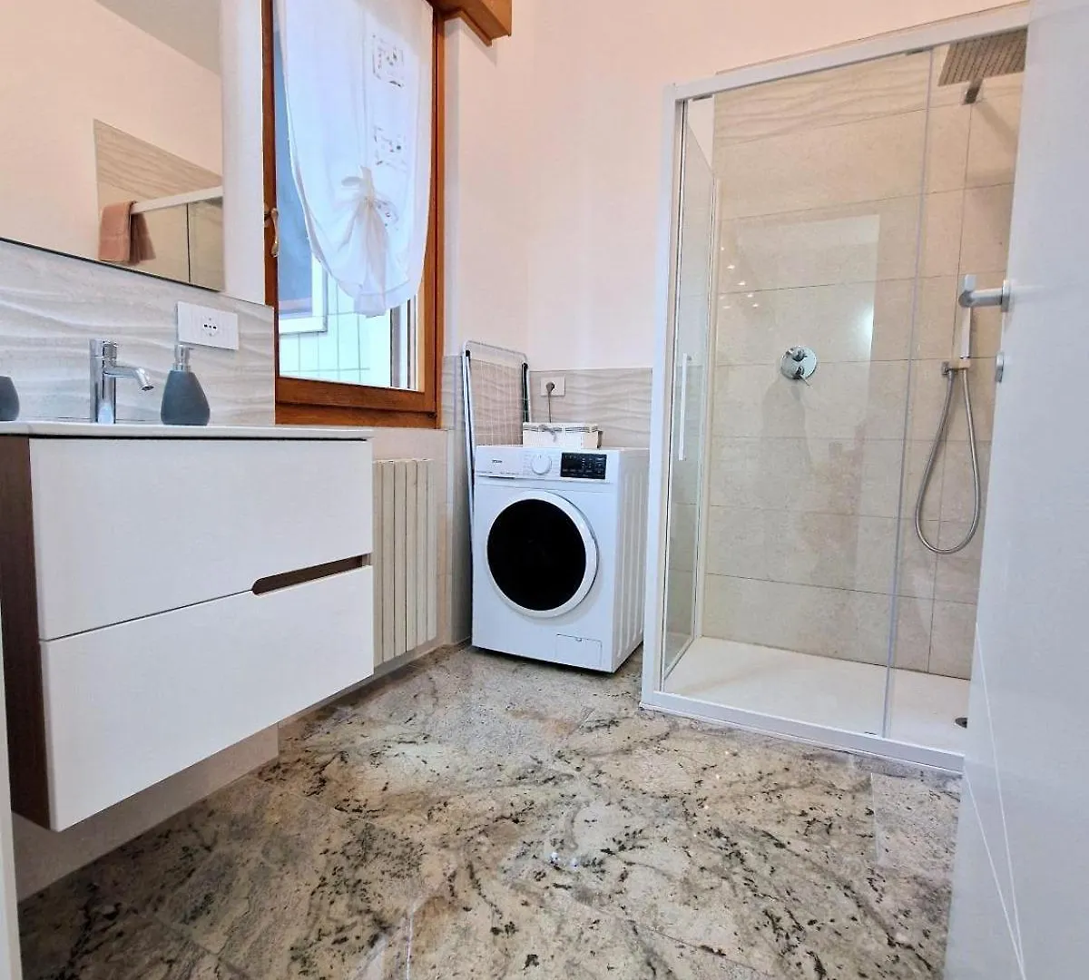 Iris B&B Верона 0*,
